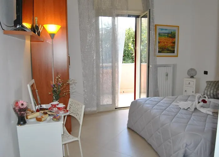 Aurora Couette-café Bari