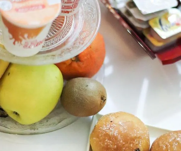 לינה וארוחת בוקר Aurora 3*